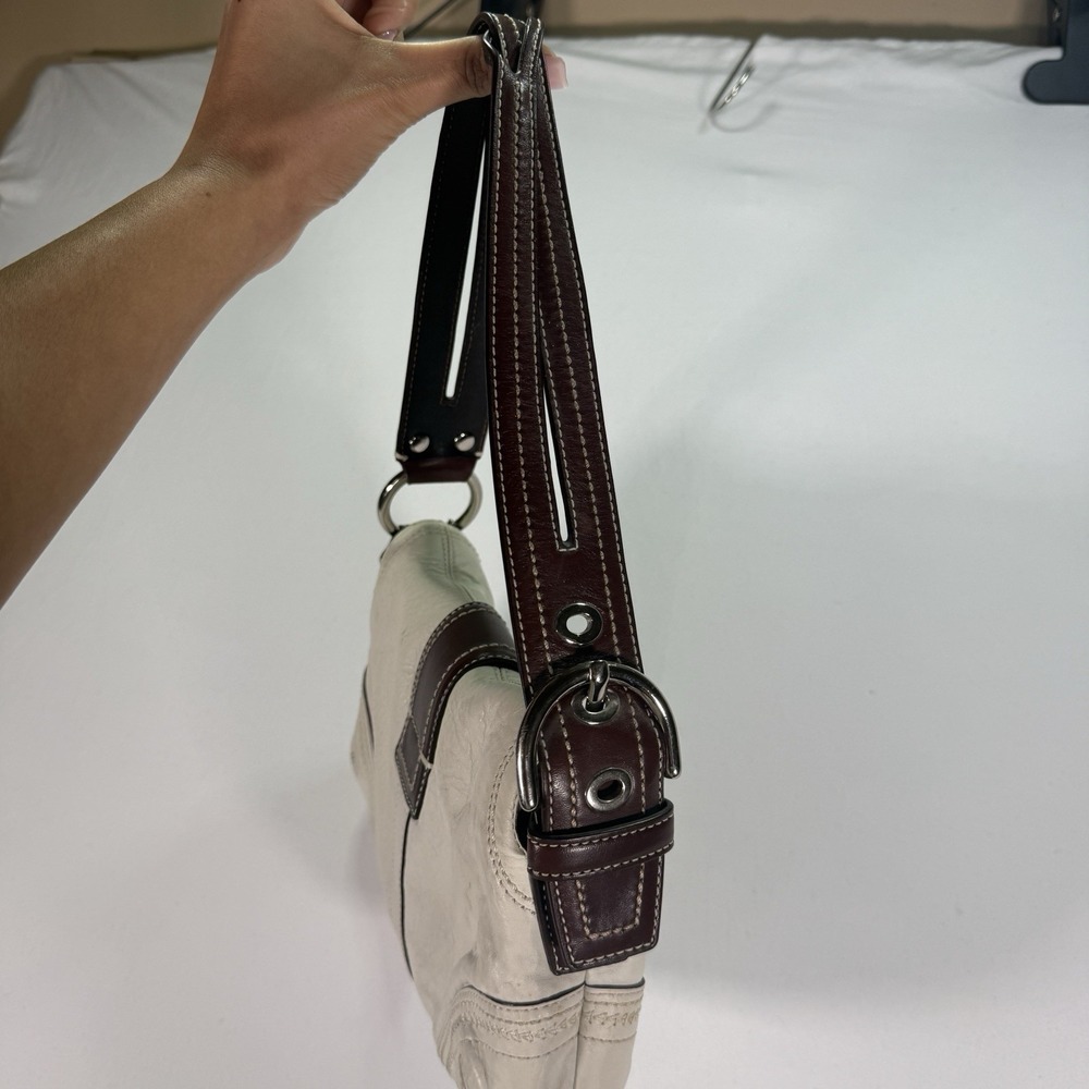 Coach Y2K Soho Off White/Brown Leather Shoulder Handbag Buckle Flap - Picture 5 of 11